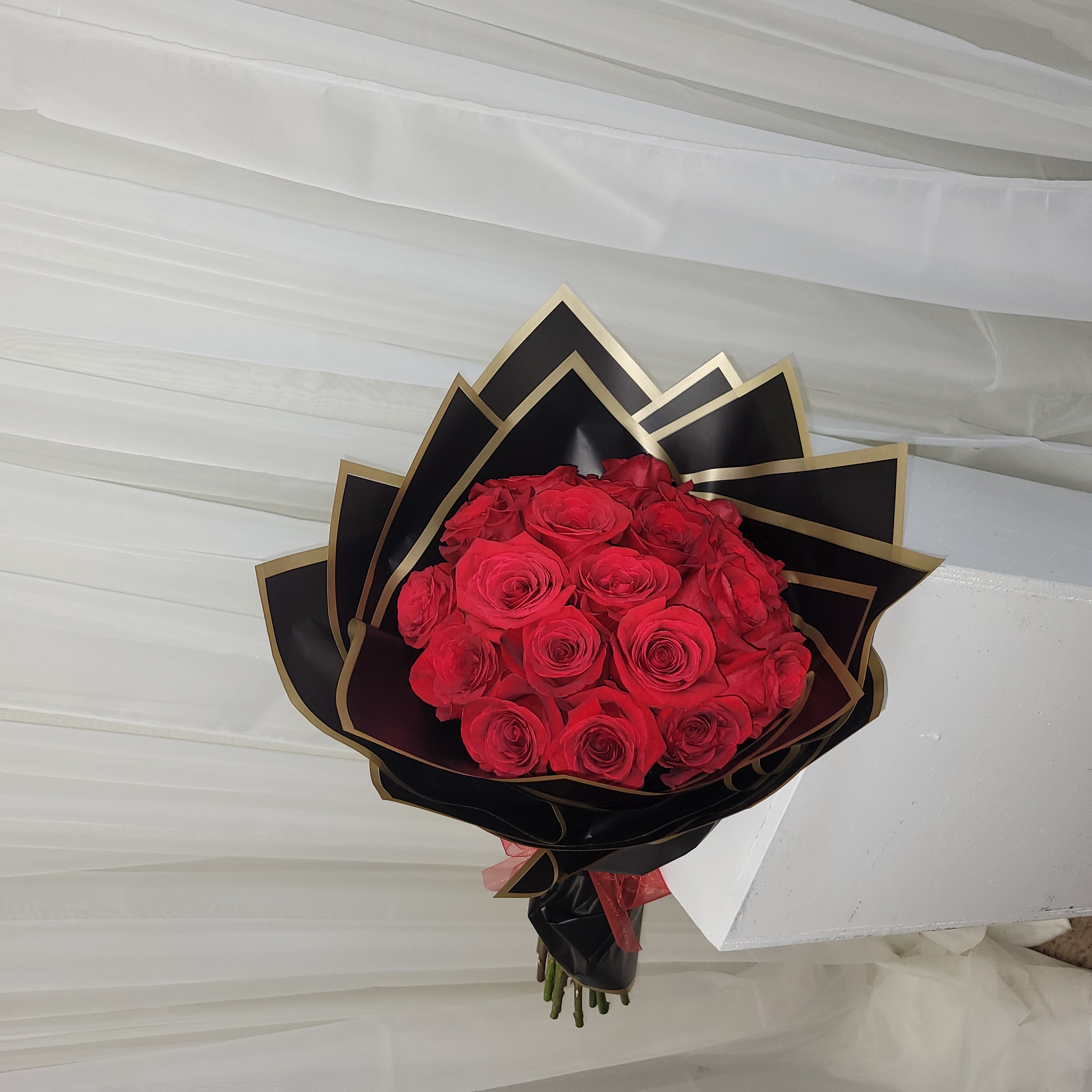Roses Bouquet with Black paper